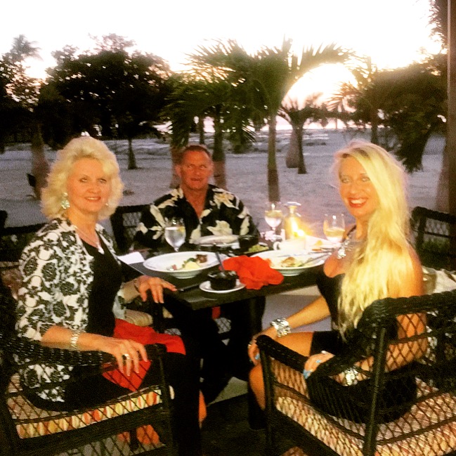 Shawn Rene Zimmerman fashion style family dinner Aruba beach healthy dining model athletes faith family