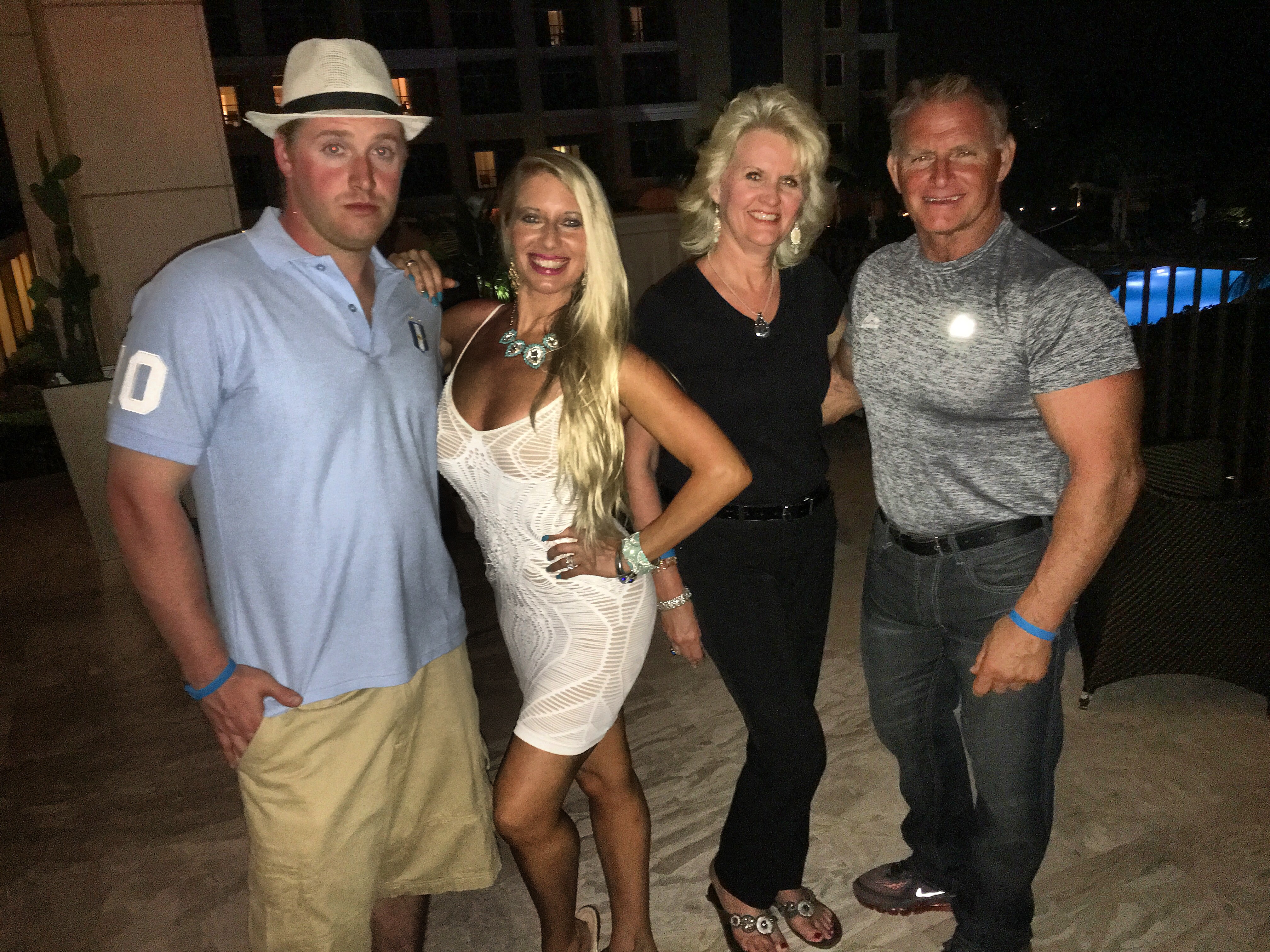 Shawn Rene Zimmerman family vacation Aruba sports illustrated health fitness family 