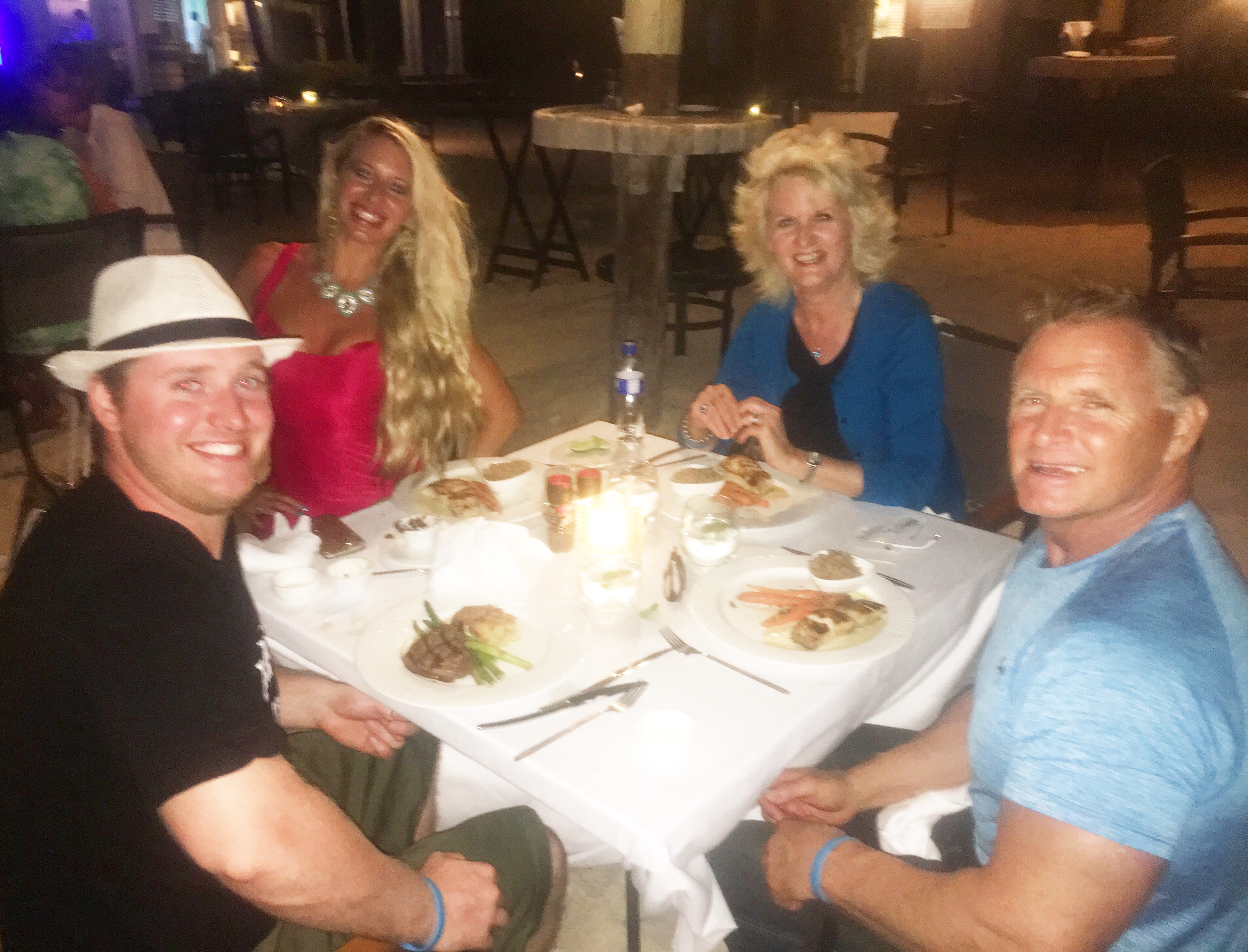 Shawn Rene Zimmerman health fitness family Aruba ritz Carlton family vacation healthy family love fitness models healthy lifestyle celebrity trainer